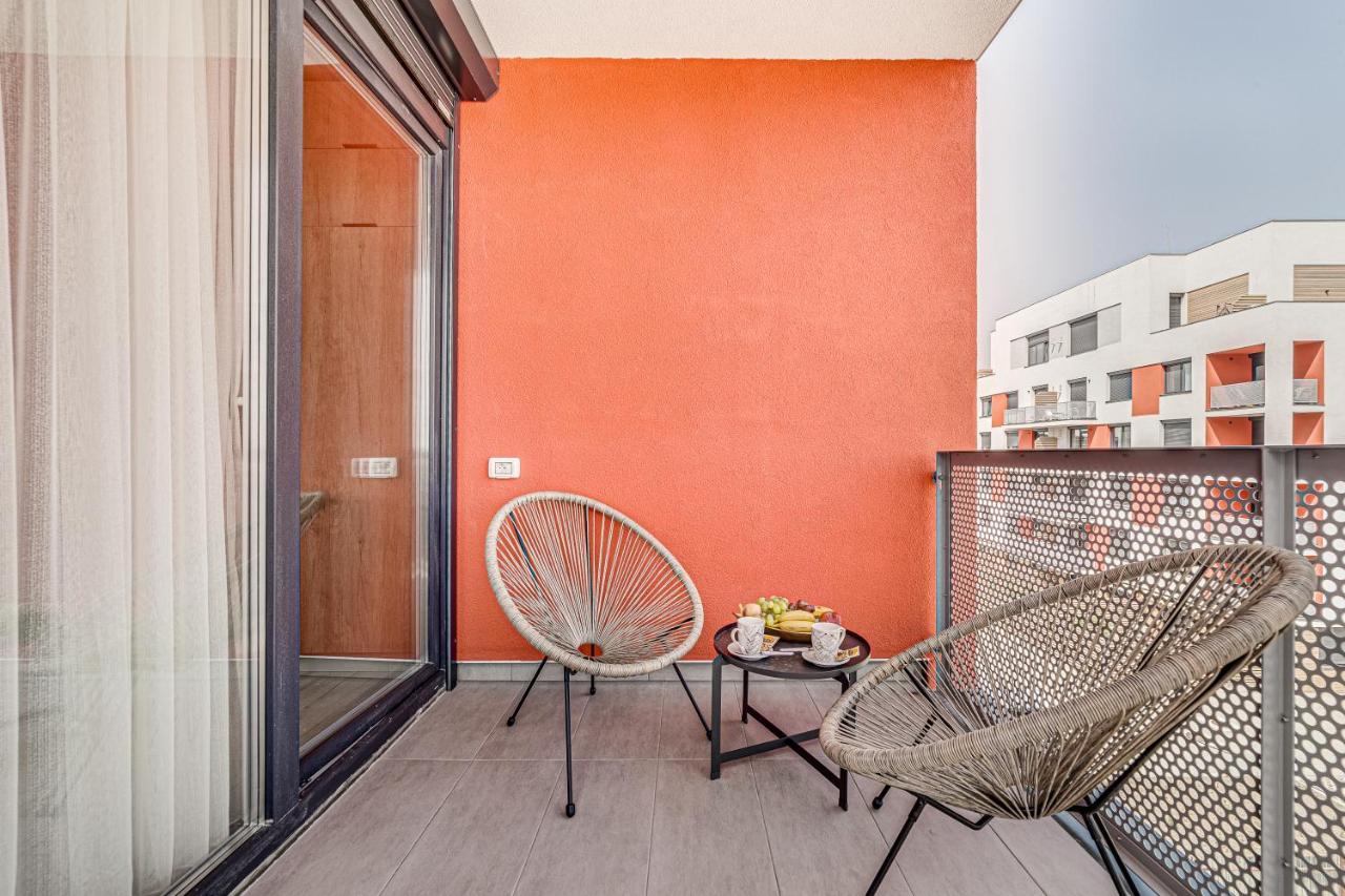 Elegant Apartment Near Afi & Atrium Mall อาราด ภายนอก รูปภาพ