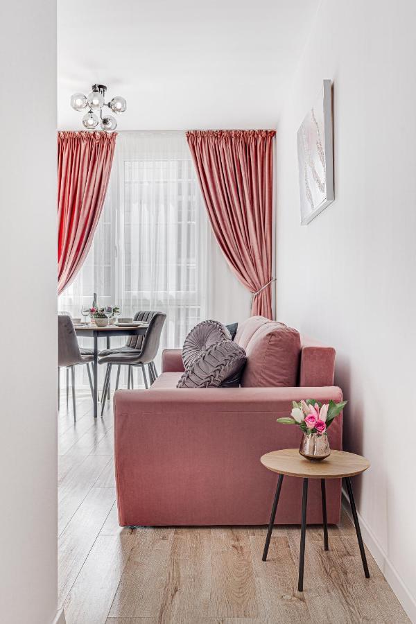 Elegant Apartment Near Afi & Atrium Mall อาราด ภายนอก รูปภาพ