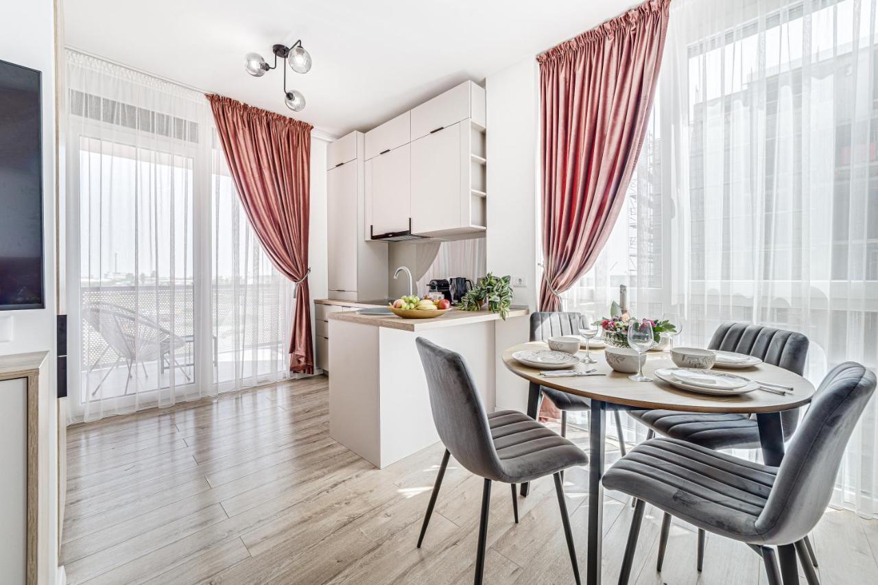 Elegant Apartment Near Afi & Atrium Mall อาราด ภายนอก รูปภาพ